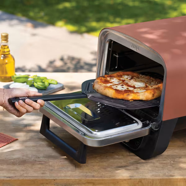 Ninja Woodfire-buitenoven, pizzamaker en BBQ-rookoven
